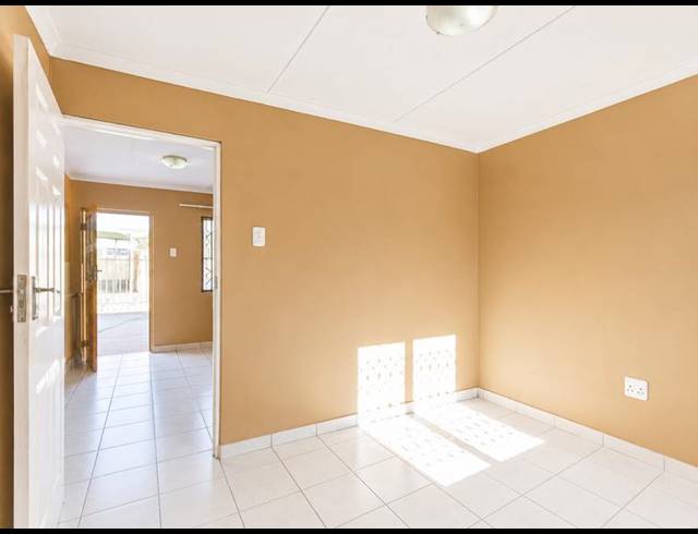 2 BEDROOM PROPERTY TO RENT IN NCAMBEDLANA